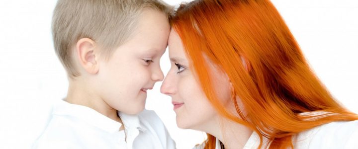 Pourquoi l’enfant est toujours plus « difficile » avec maman ?